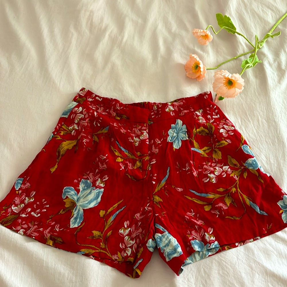 Vintage, Vince Camuto shorts.